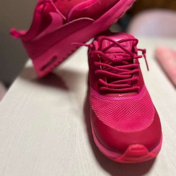 Nike Women's Air Max Thea Fuchsia Athletic Shoes - Picture 4 of 6